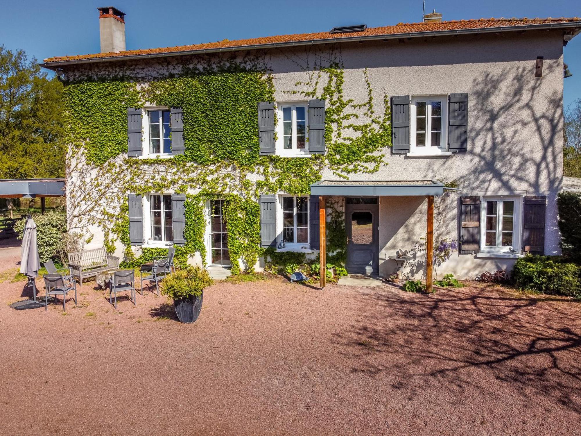 Domaine D'Aromm - Chambres D'Hotes & Gites - Piscine, Etangs & Animaux - Au Calme Ouches المظهر الخارجي الصورة
